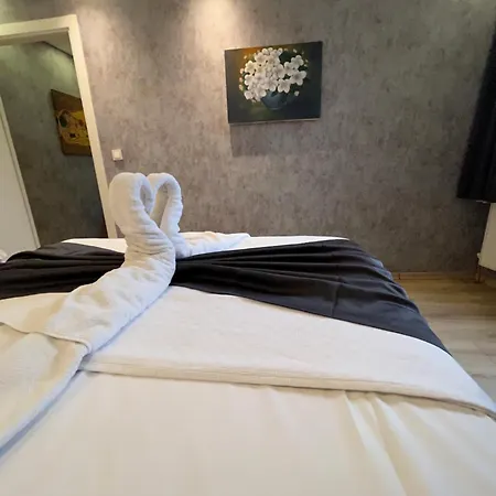 Sisli Luex And Apartamento Estambul